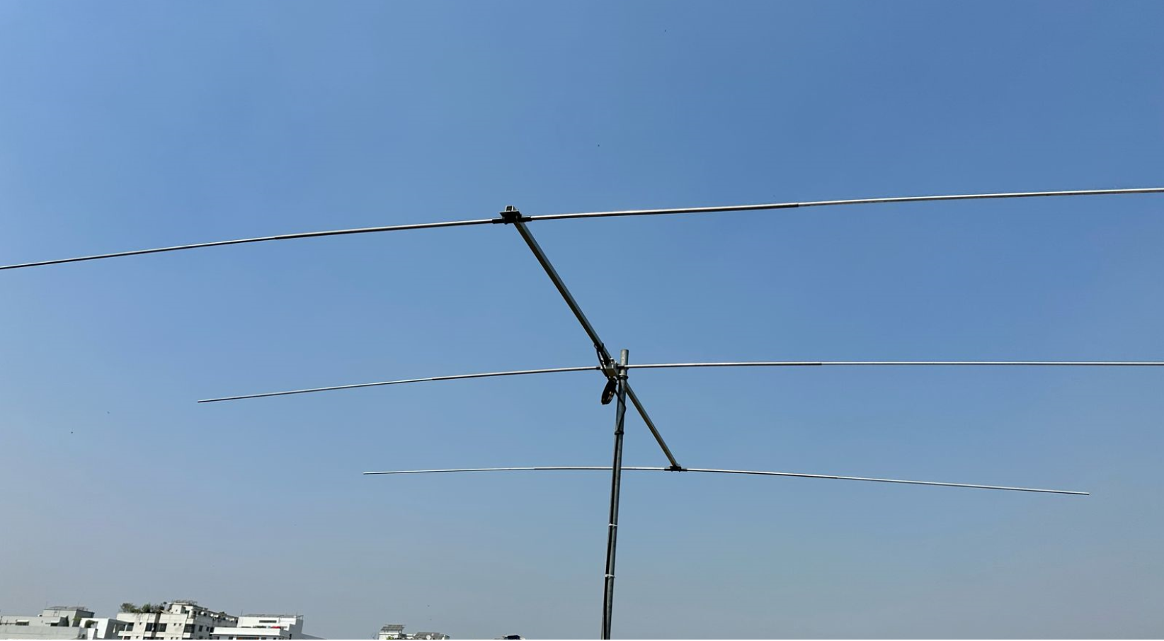 Read more about the article Homebrew 3 elements 10m Yagi antenna